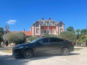 visiter le petit château colonial avec votre chauffeur vtc